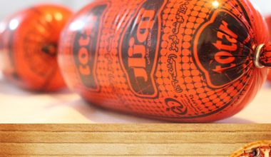 کالباس خشک خانواده توتار